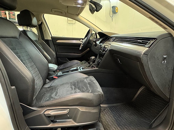 Volkswagen Passat 19 of 24