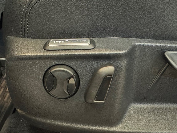 Volkswagen Passat 21 of 24