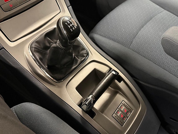 Ford Galaxy 26 of 27