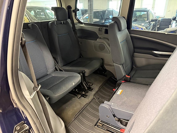 Ford Galaxy 19 of 27