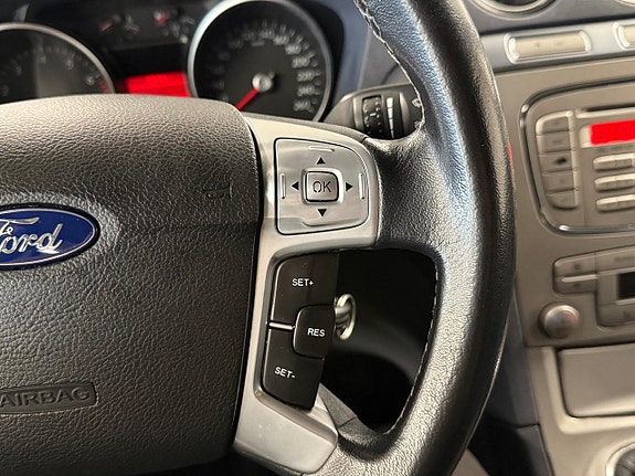 Ford Galaxy 24 of 27