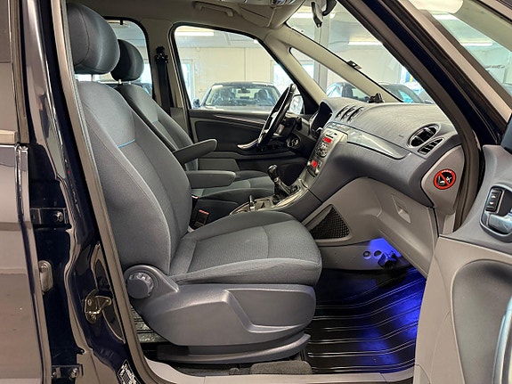 Ford Galaxy 17 of 27