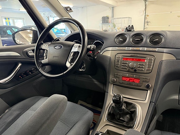 Ford Galaxy 20 of 27