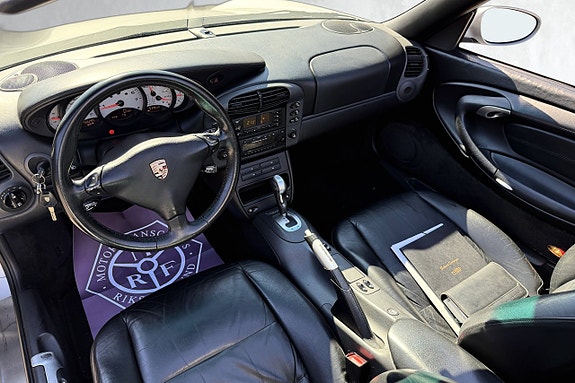 Porsche 911 Carrera 19 of 28