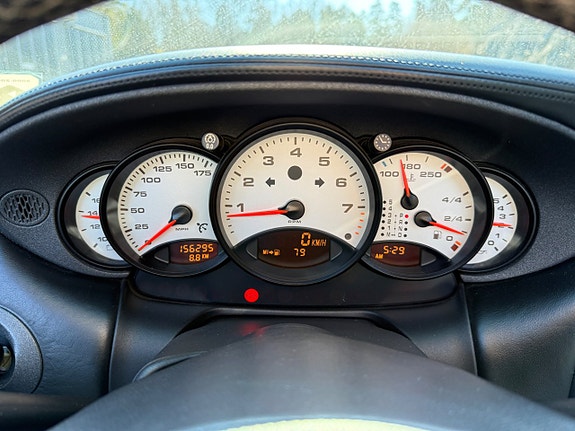 Porsche 911 Carrera 26 of 28