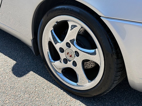 Porsche 911 Carrera 20 of 28