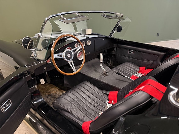 AC Cobra 6 of 9