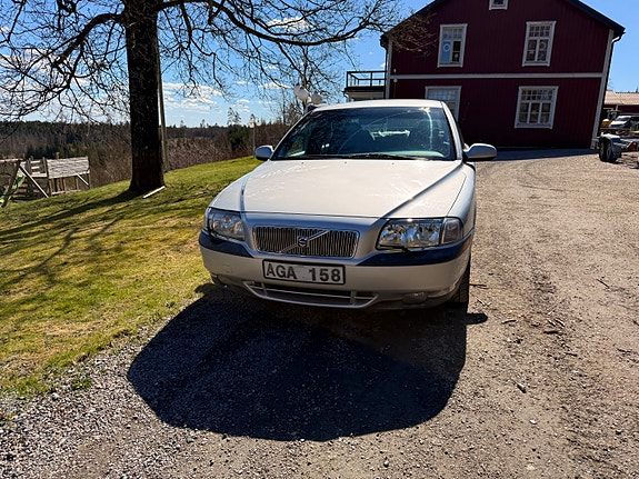 Volvo S80 4 of 5