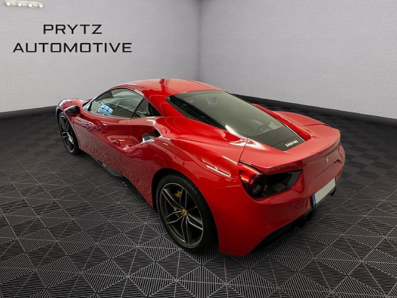 Ferrari 488 GTB 3 of 5