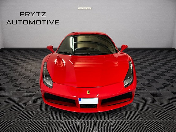 Ferrari 488 GTB 2 of 5