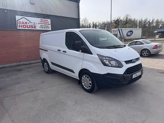 Ford Transit Custom 3 of 5