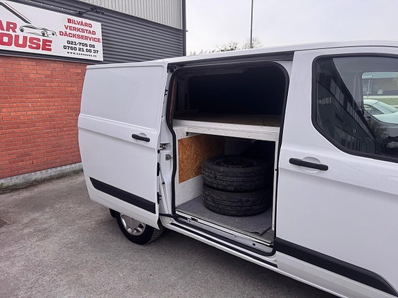 Ford Transit Custom 15 of 15