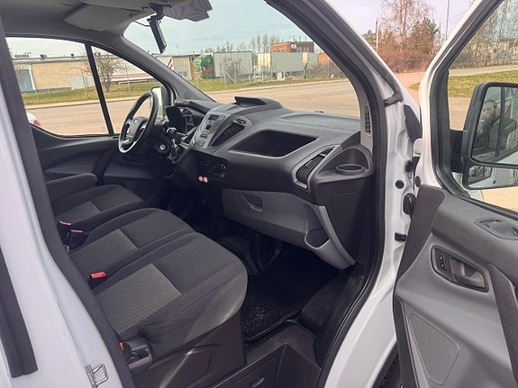 Ford Transit Custom 10 of 15