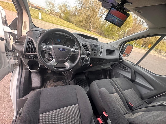 Ford Transit Custom 9 of 15