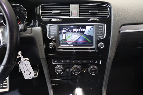 Volkswagen Golf VII 20 of 23