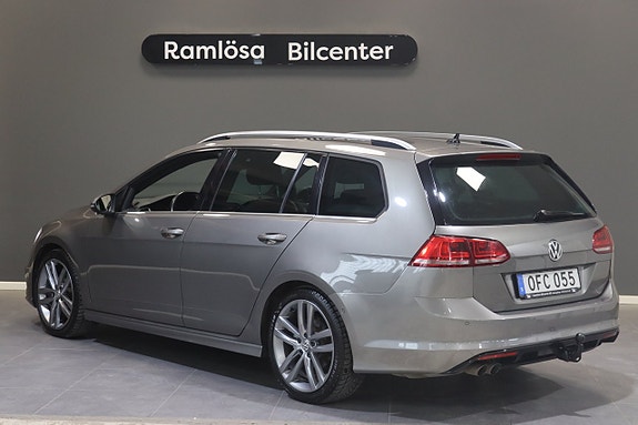 Volkswagen Golf VII 10 of 23