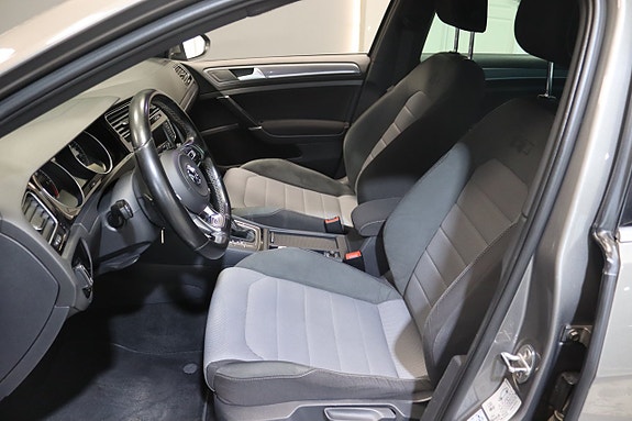 Volkswagen Golf VII 15 of 23