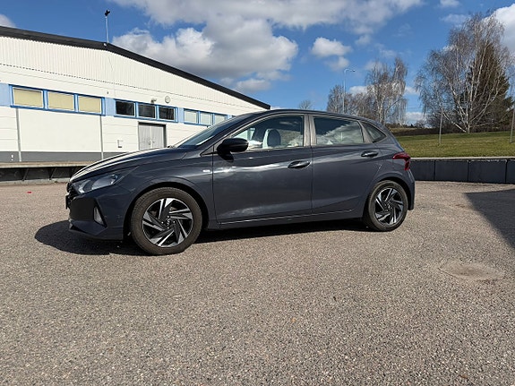 Hyundai i20 2 of 5