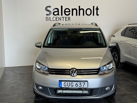 Volkswagen Touran 3 of 5