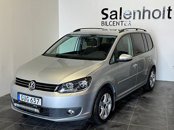 Volkswagen Touran 2 of 5