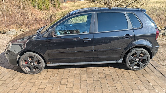 Volkswagen Polo 2 of 5
