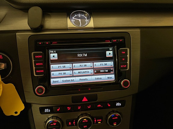 Volkswagen Passat 17 of 22