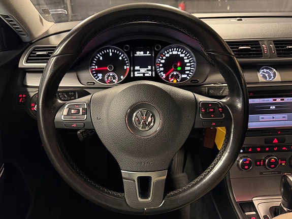 Volkswagen Passat 22 of 22