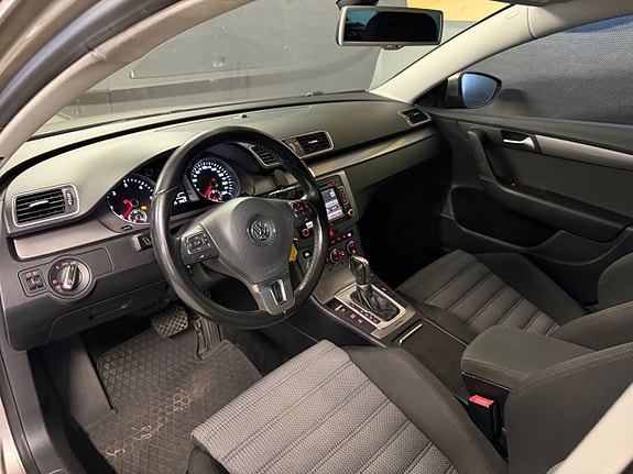 Volkswagen Passat 11 of 22