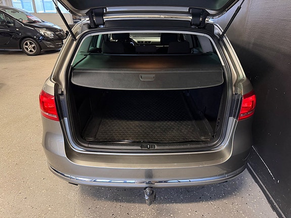 Volkswagen Passat 8 of 22