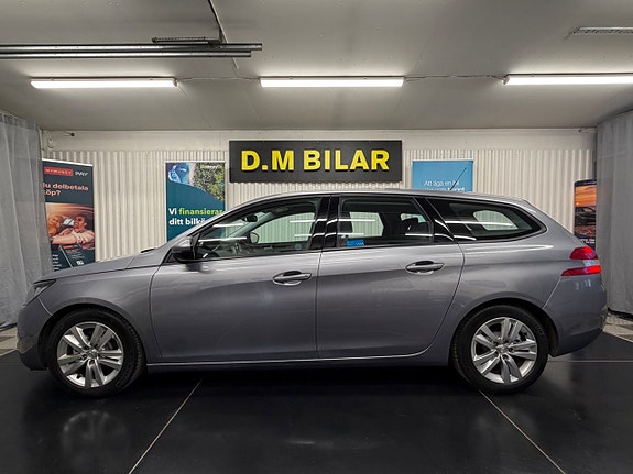 Peugeot 308 2 of 5