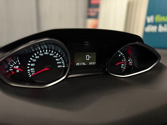 Peugeot 308 11 of 21