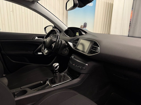 Peugeot 308 16 of 21