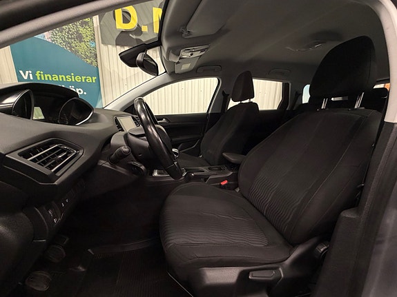 Peugeot 308 8 of 21