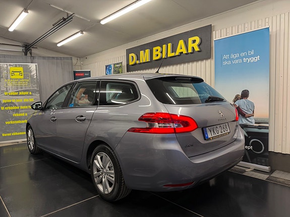 Peugeot 308 3 of 5