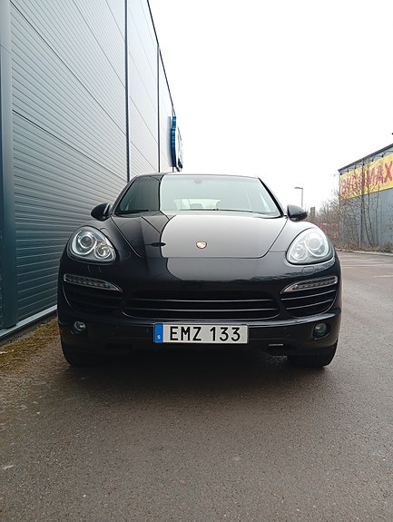 Porsche Cayenne 5 of 5