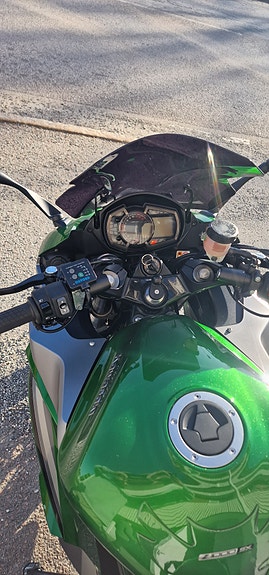 Kawasaki Ninja Z1000SX 3 of 3