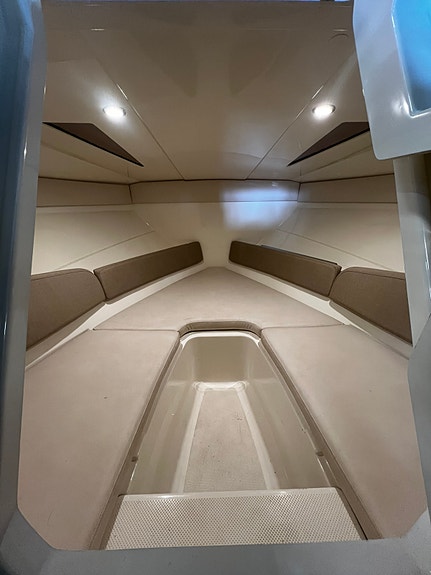 Bayliner 642 Cuddy 9 of 11