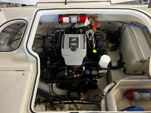 Bayliner 642 Cuddy 11 of 11