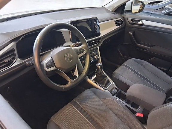 Volkswagen T-Roc 5 of 5