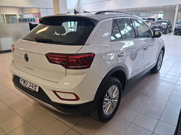 Volkswagen T-Roc 4 of 5