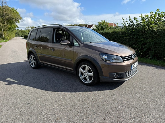 Volkswagen Touran Cross 17 of 20
