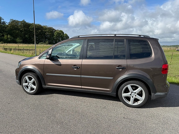 Volkswagen Touran Cross 15 of 20