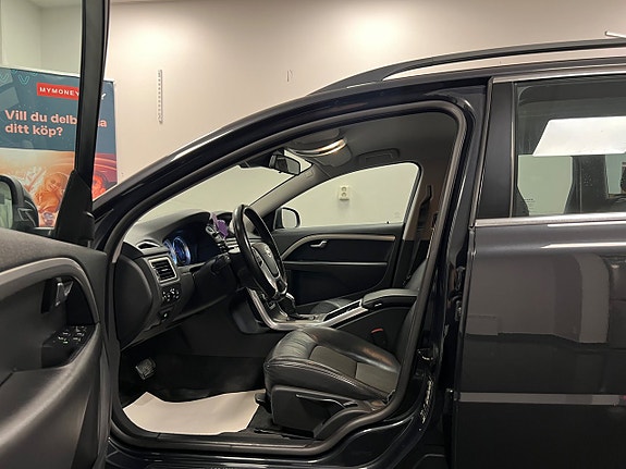 Volvo V70 8 of 29