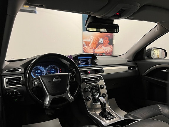Volvo V70 11 of 29