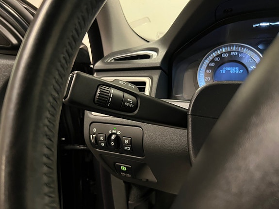 Volvo V70 16 of 29