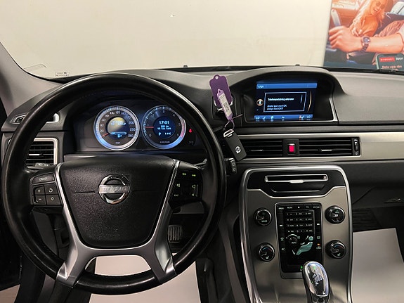 Volvo V70 13 of 29