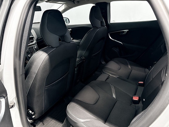 Volvo V40 10 of 25