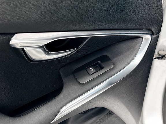Volvo V40 17 of 25