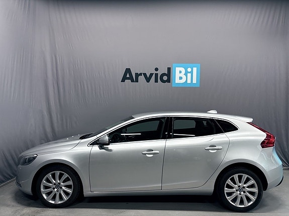 Volvo V40 3 of 25