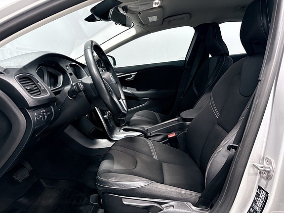 Volvo V40 9 of 25